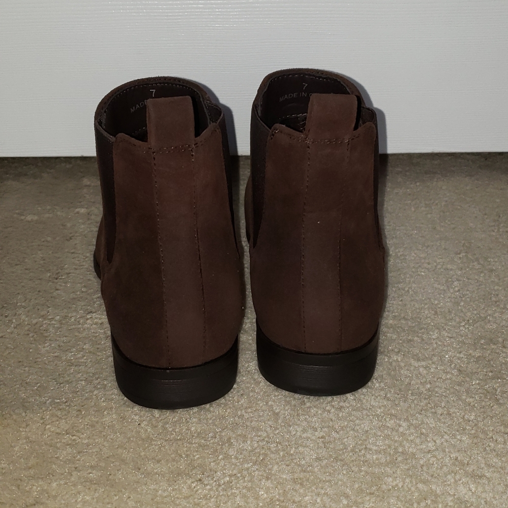 Shoes - Picture 2 of 3